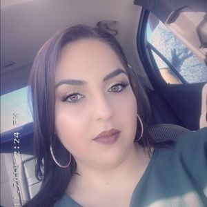 Meet your Posher, Mayra